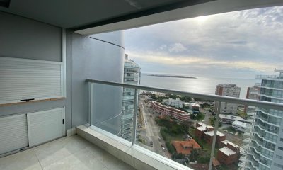 Apartamento en venta de 3 dormitorios en Miami Boulevard, Punta del Este.