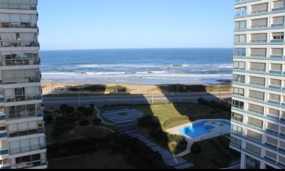 Apartamento en venta de 3 dormitorios en Ocean Tower, Punta del Este.