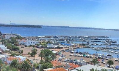 Apartamento en venta de 3 dormitorios en Punta del Este.