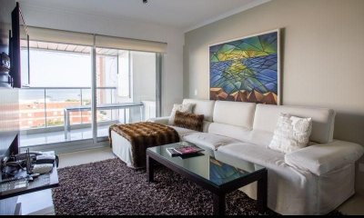Apartamento de 2 dormitorios en venta en Miami Boulevard, Punta del Este.