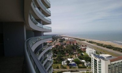 Apartamento en venta de 3 dormitorios en Look Tower, Punta del Este.