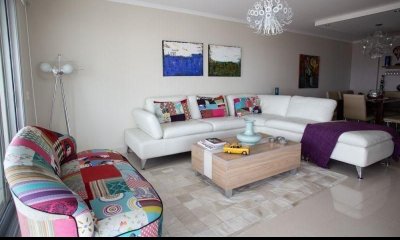 Apartamento en venta de 3 dormitorios en Miami Boulevard, Punta del Este.