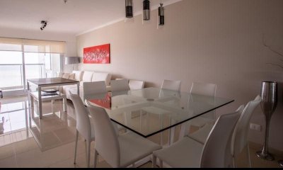 Apartamento en venta de 2 dormitorios en Miami Boulevard, Punta del Este.