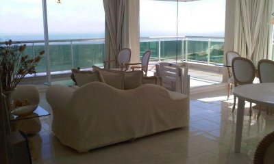 Departamento de 3 Dormitorios en Coral Tower, Mansa, Punta del Este