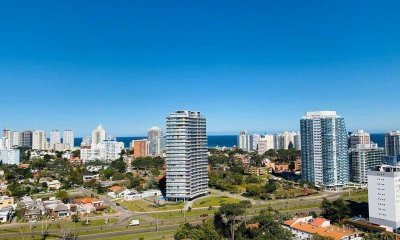 Apartamento en venta de 2 dormitorios en Miami Boulevard, Punta del Este.