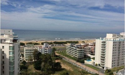 Apartamento en venta de 2 dormitorios en Wind Tower, Punta del Este.