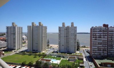 Apartamento de 2 dormitorios en venta en Torre Imperiale, Punta del Este