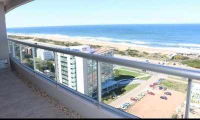 Apartamento en venta de 2 dormitorios en Look Brava Tower, Punta del Este.