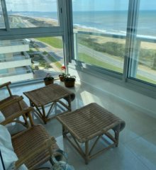 Apartamento en venta de 3 dormitorios en edificio Le Parc II, Punta del Este.