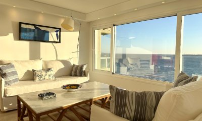 Espectacular apartamento en venta en edificio Malecón, Punta del Este.