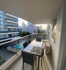 Hermoso apartamento de dos dormitorios, a dos cuadras de la playa. Punta del Este