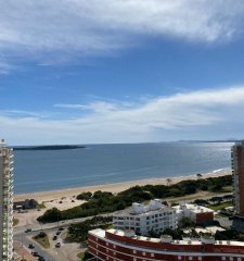 Departamento en Venta de 2 Dormitorios en Edificio Miami Boulevard, Punta del Este.