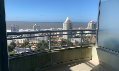Apartamento en venta de 2 dormitorios en Ocean Drive, Punta del Este