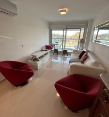 Apartamento de 2 dormitorio en venta en Miami Boulevard Torre I, Punta del Este.