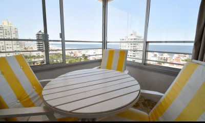 Apartamento de 2 dormitorios en venta en Punta del Este.