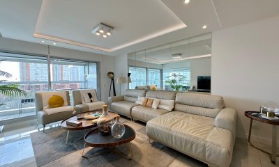 Departamento en Venta de 3 Dormitorios en Edificio Miami Boulevard, Punta del Este