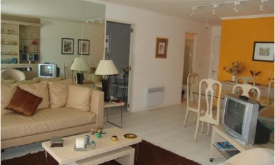 Apartamento en venta de 2 dormitorios en Punta del Este.