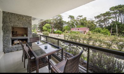 Apartamento en vena en edificio Unique, Punta del Este.