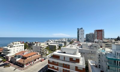 Apartamento de 1 dormitorio en venta en edificio Van Gogh, Punta del Este