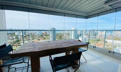 Apartamento en venta de 2 dormitorios en Miami Boulevard, Punta del Este.