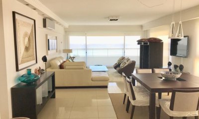 Apartamento en venta de 3 dormitorios en Torre Lobos, Punta del Este.