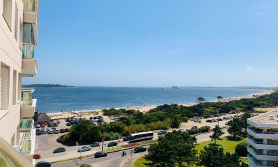 Apartamento en venta de 3 dormitorios en Coral Tower, Punta del Este.