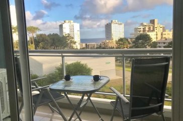 Apartamento de 2 dormitorios en Torre One, Punta del Este.