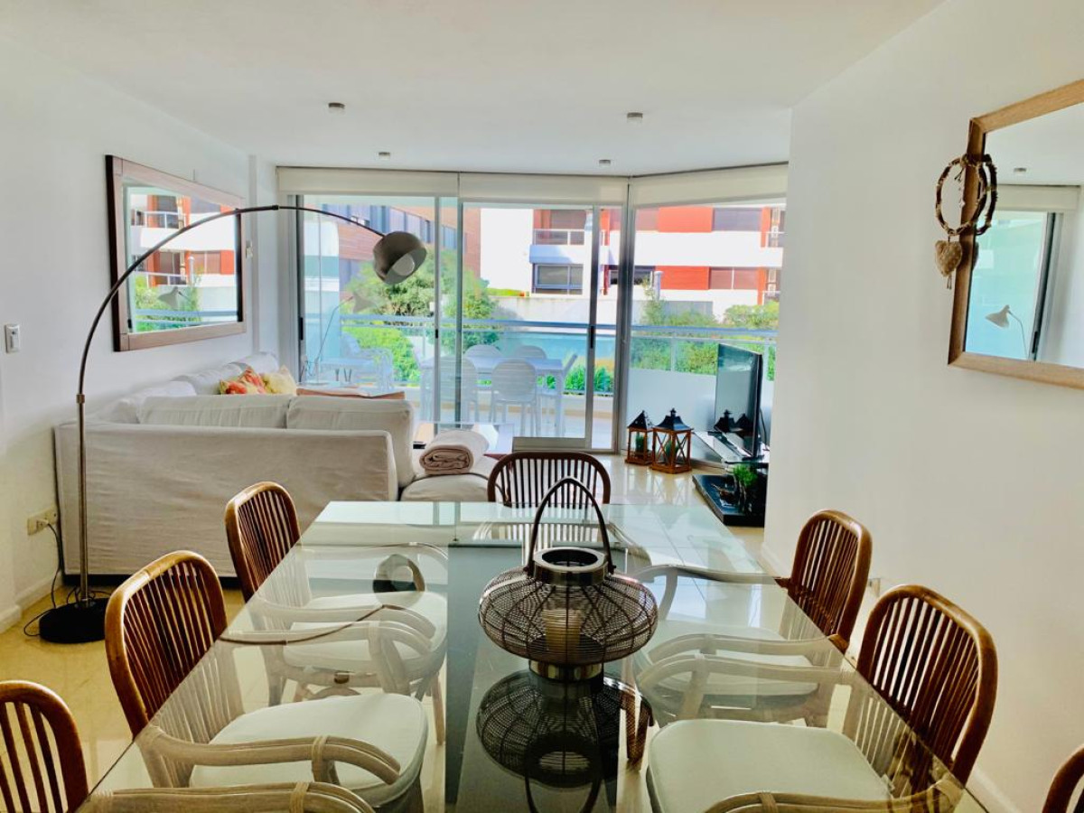 VENTA DE DEPARTAMENTO DE 3 DORMITORIOS EN EDIFICIO SOL Y LUNA EN BRAVA PUNTA DEL ESTE