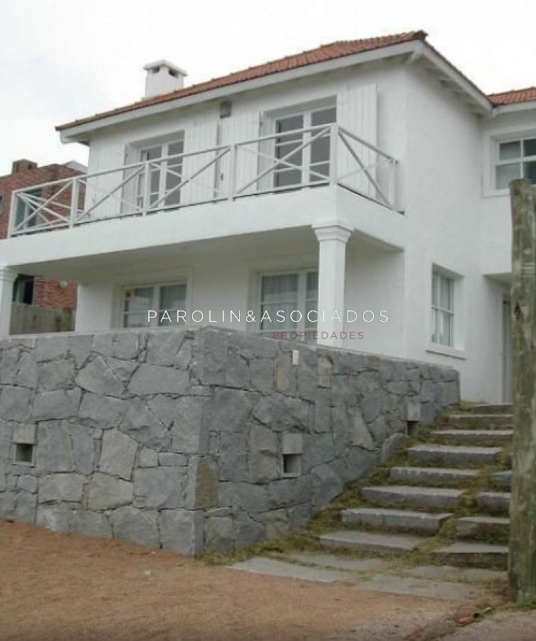 Venta de Casa 4 dormitorios en la Barra, Montoya