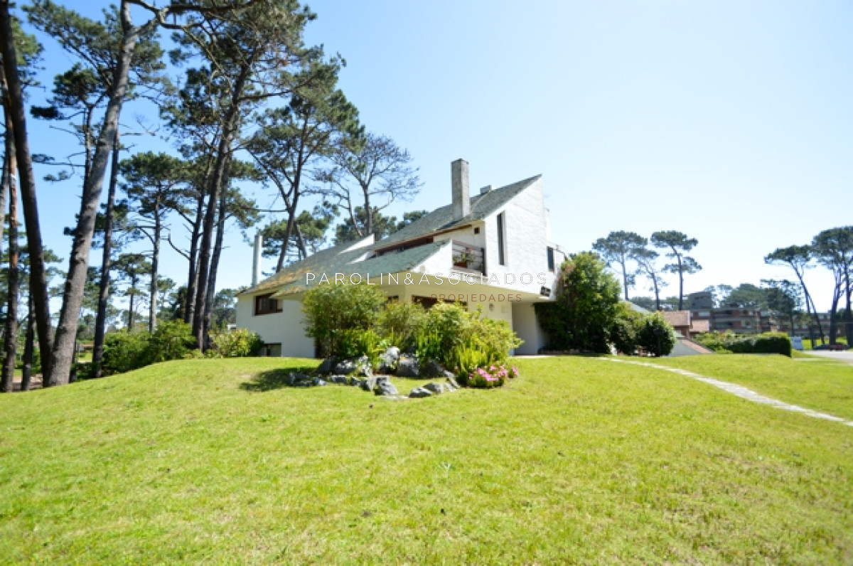 Casa en venta de 5 dormitorios en Mansa, Punta del Este.