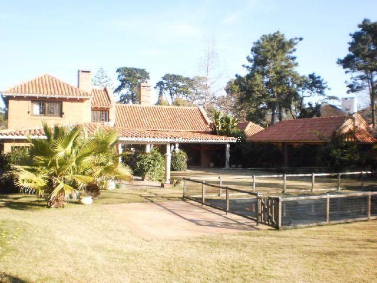 Casa en venta de 5 dormitorios en Golf, Punta del Este.
