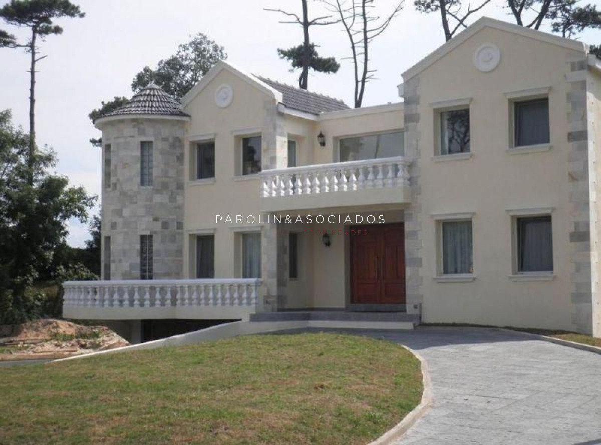 Casa en venta de 4 dormitorios en Mansa, Punta del Este.