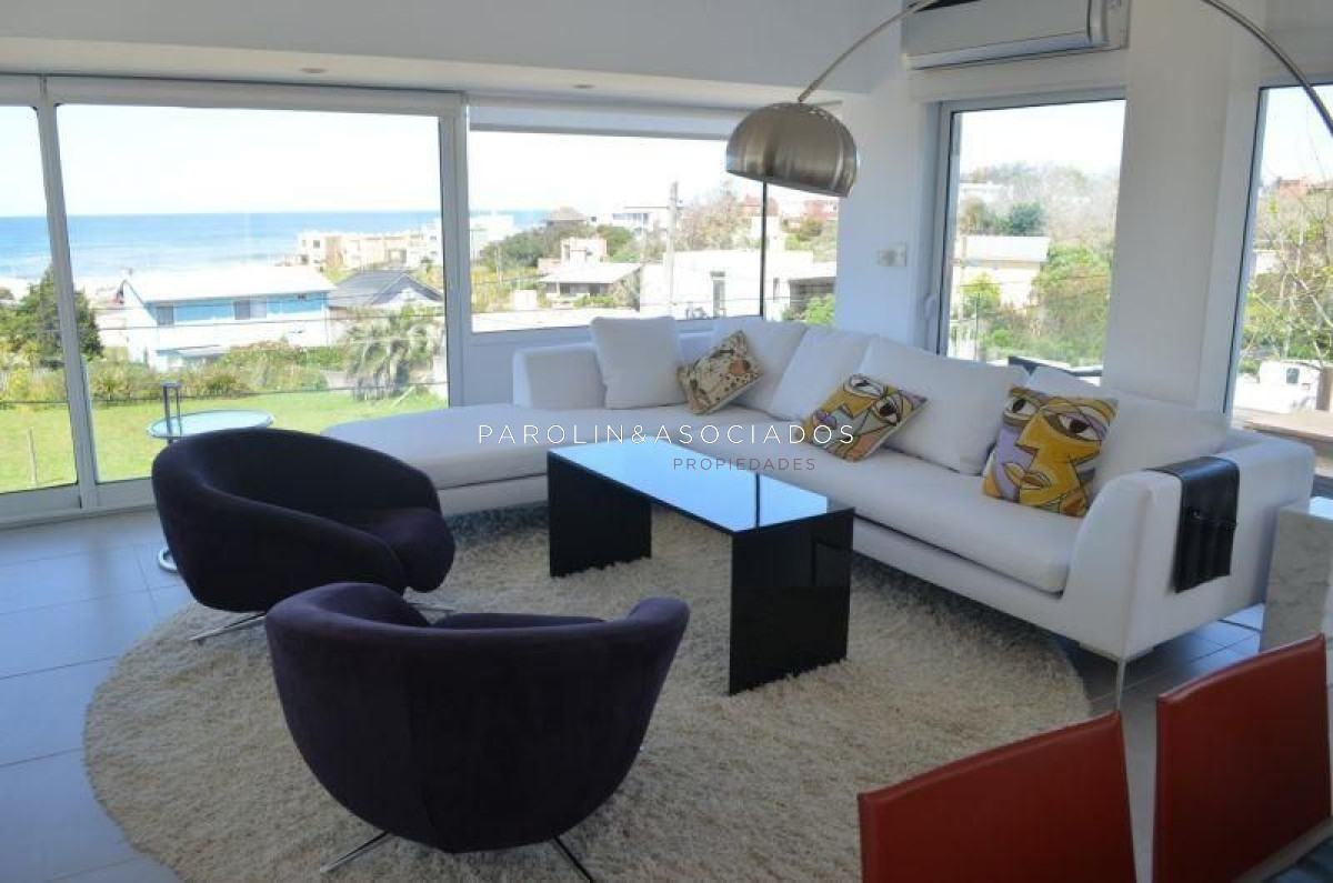 Casa en venta de 4 dormitorios en Manantiales, Punta del Este.
