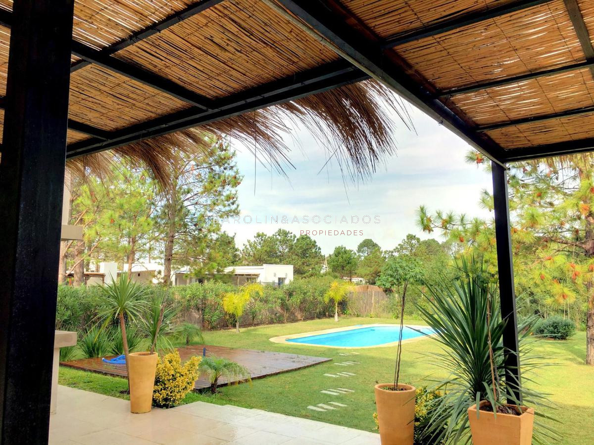 Casa en venta de 3 dormitorios en barrio privado La Residence, Punta del Este.