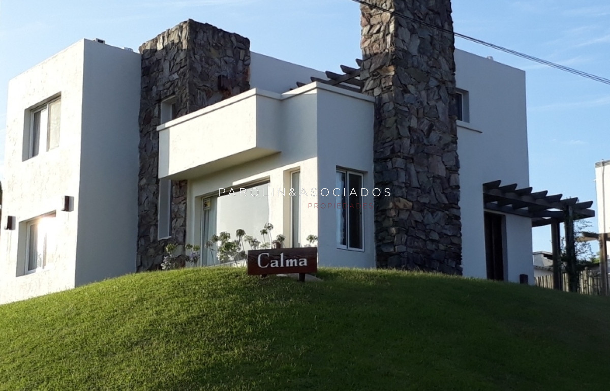 Casa de 3 dormitorios en venta en Montoya, Punta del Este.