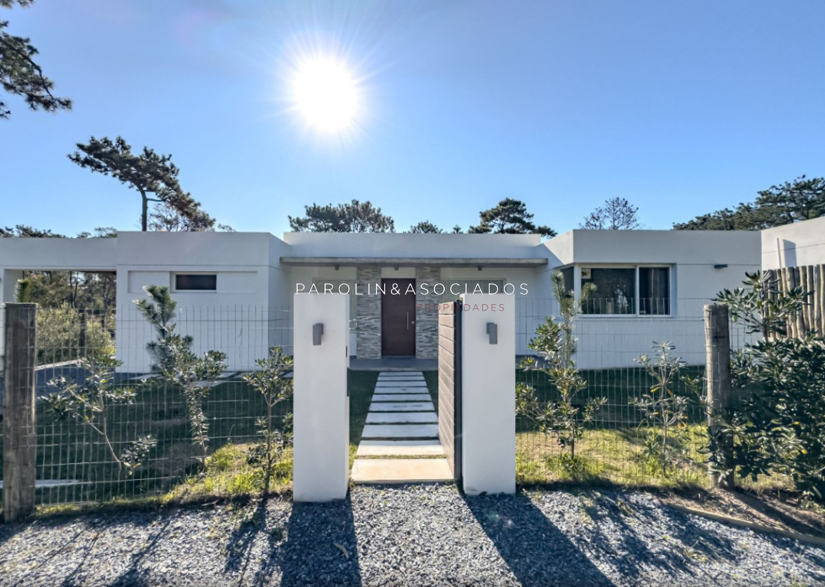Casa en Venta de 3 Dormitorios en la Barra
