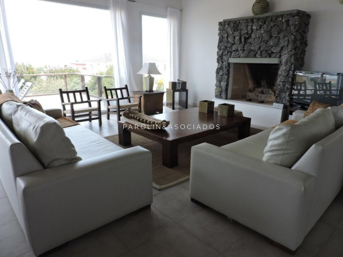 Casa en venta de 3 dormitorios en Montoya, Punta del Este.