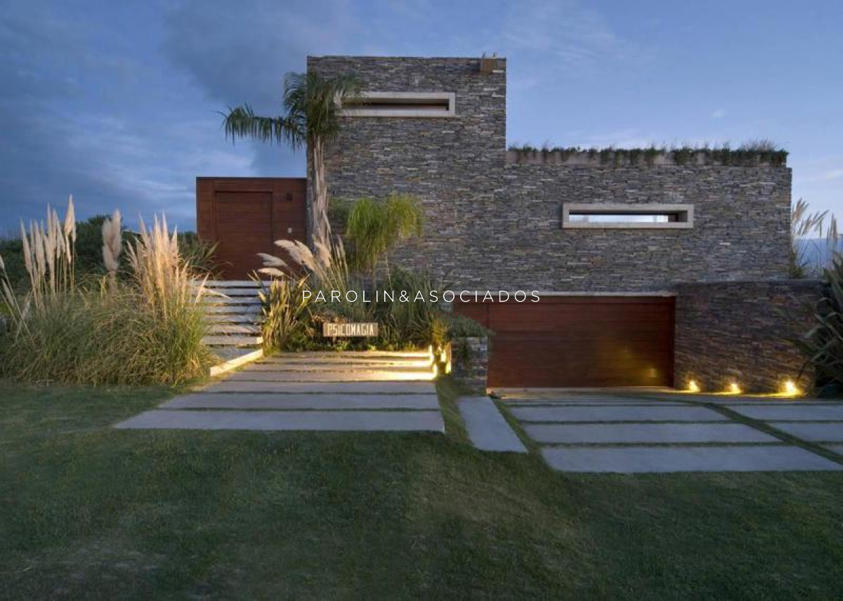 Casa en venta de 3 dormitorios en Punta Piedras, Punta del Este. - JPA5441C
