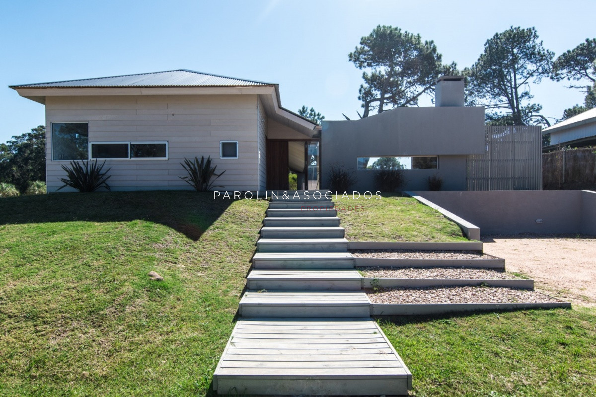CASA DE 4 DORMITORIOS EN PINAR DEL FARO, JOSE IGNACIO