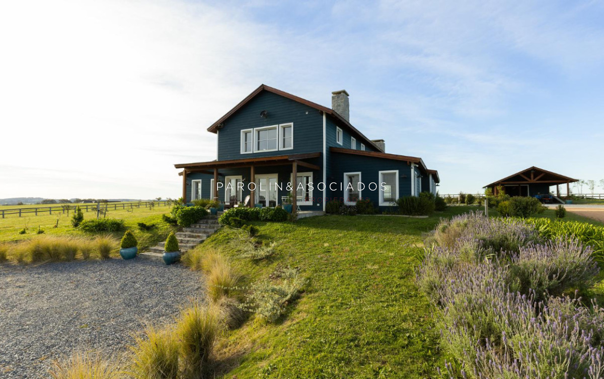 Casa en Venta de 3 Dormitorios + Dependencia en Narbona Plantaciones