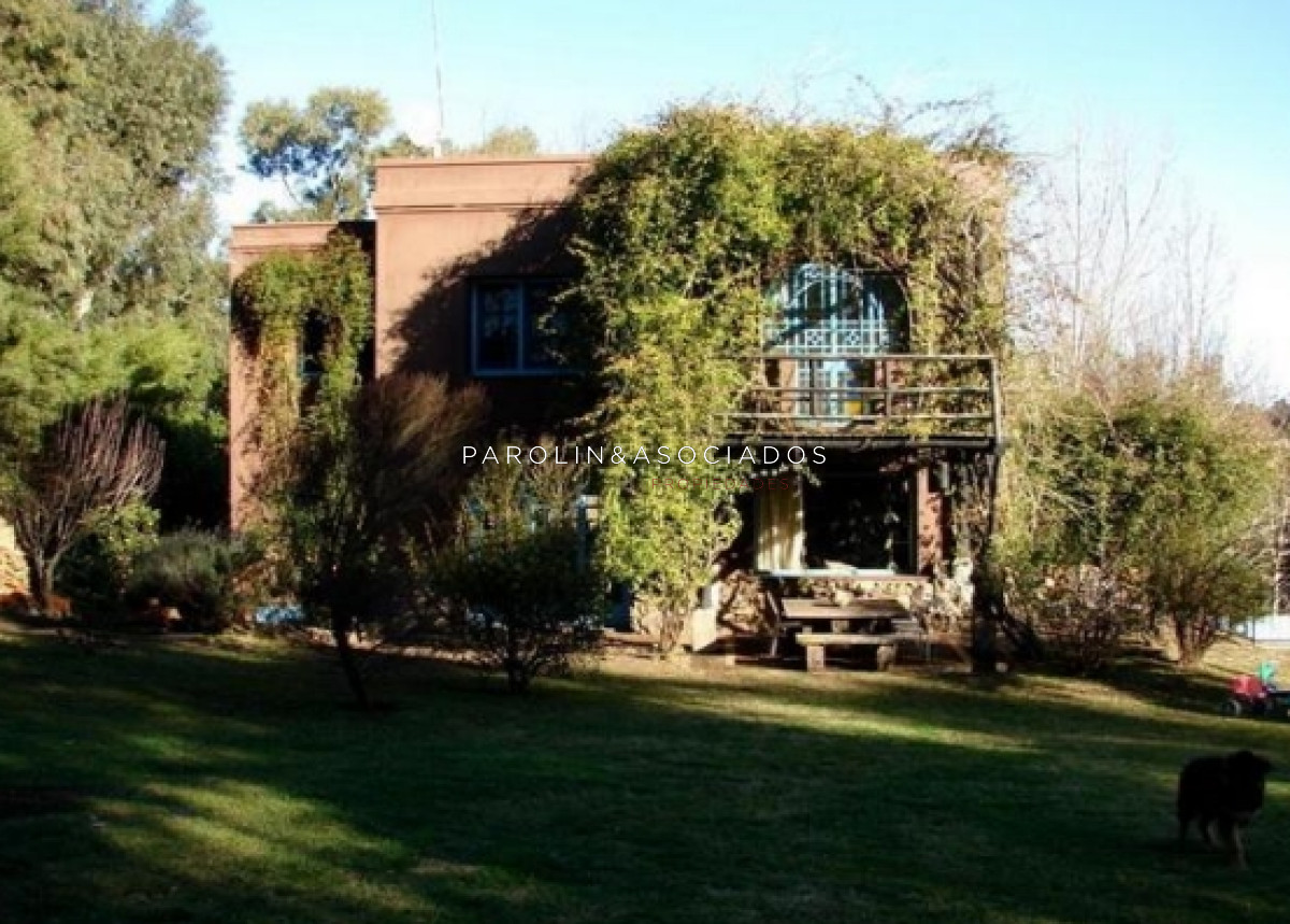 Casa en venta de 6 dormitorios en La Barra, Punta del Este.