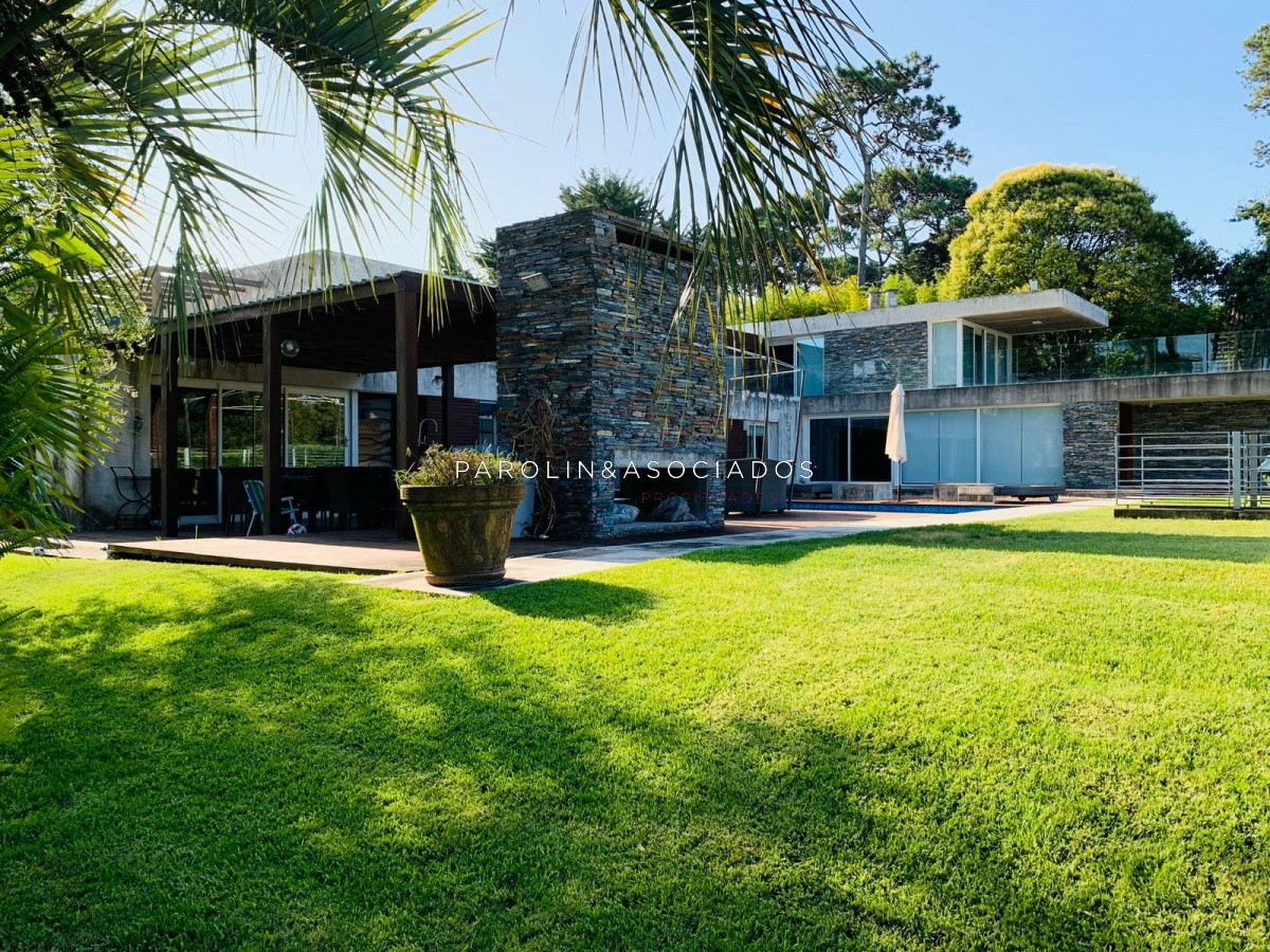 Casa en venta de 4 dormitorios en Mansa, Punta del Este.