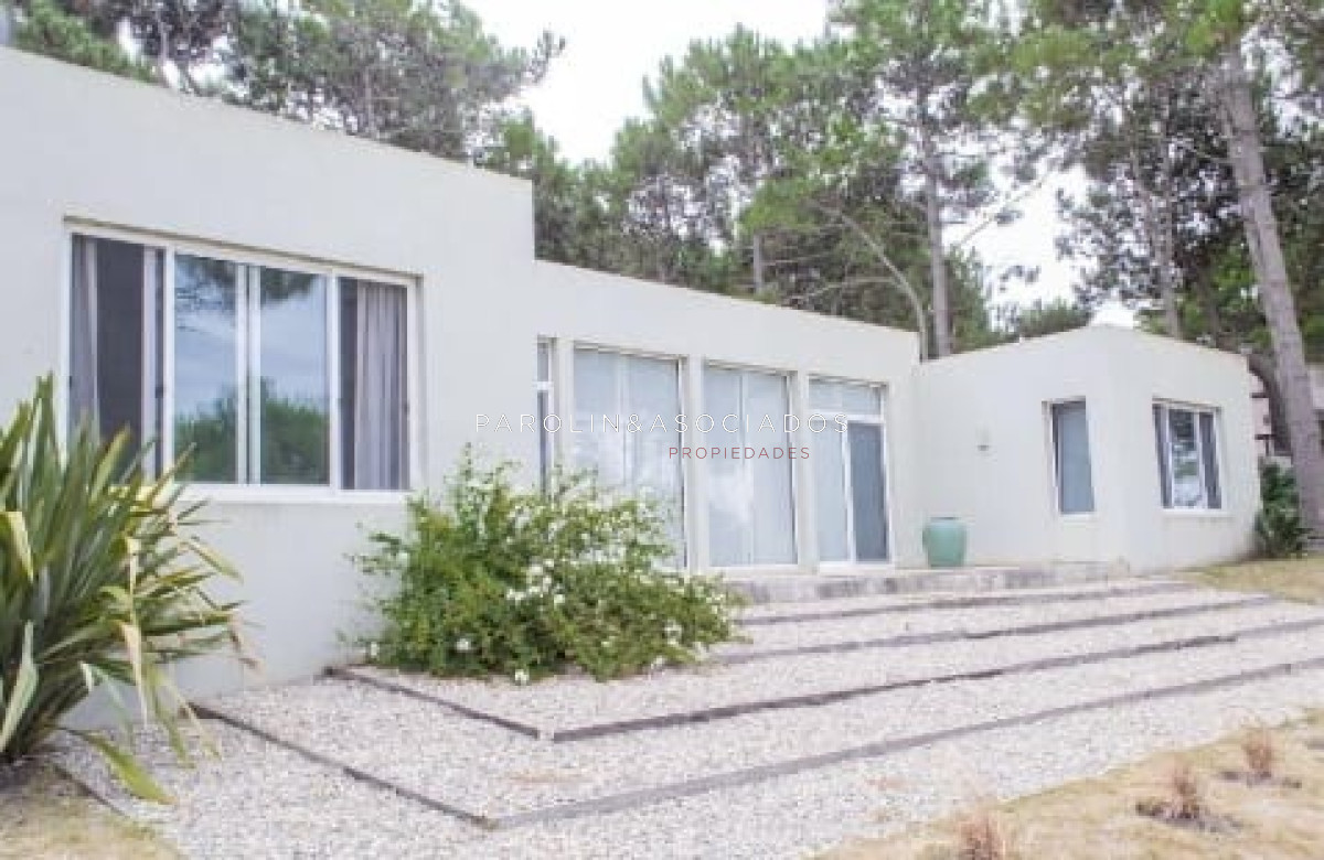Casa de 3 dormitorios en venta en Laguna Blanca
