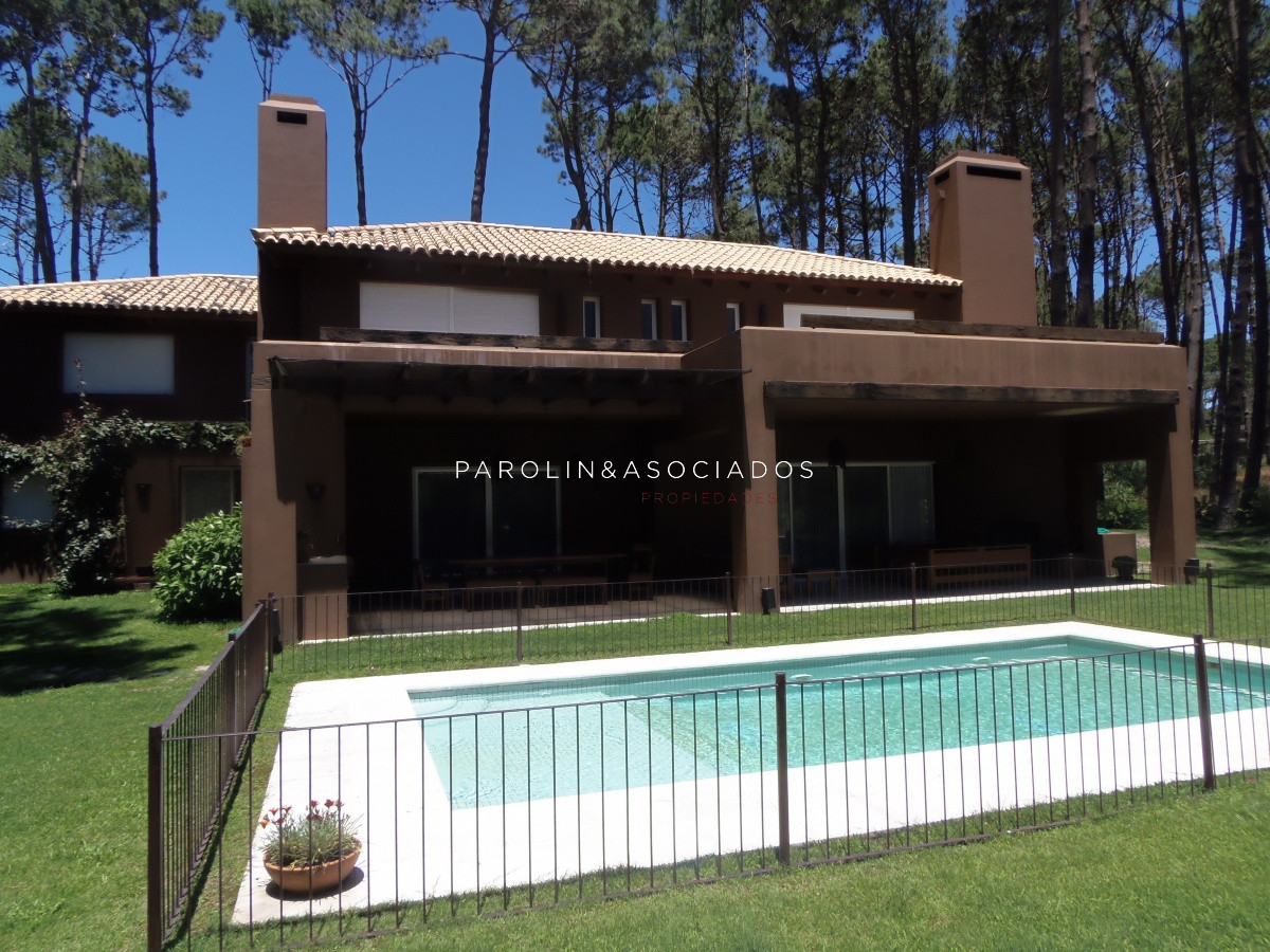 Casa en venta de 4 dormitorios en Manantiales, Punta del Este.