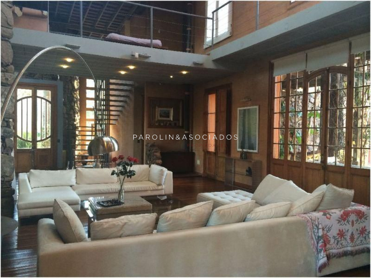 Casa en venta de 5 dormitorios en Lugano, Punta del Este. - GoPunta - Portal Inmobiliario de Punta del Este - Maldonado