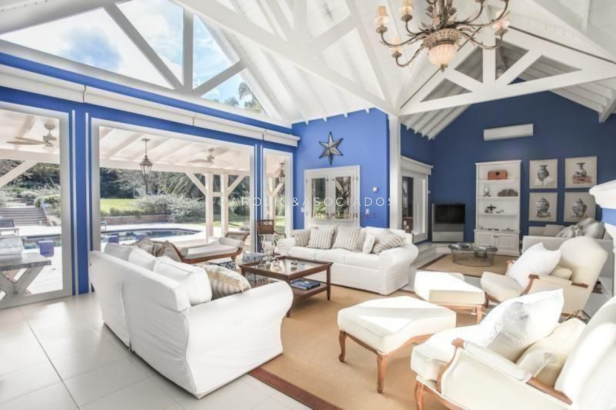 Casa en venta de 4 dormitorios en Beverly Hills, Punta del Este. - JPA442C
