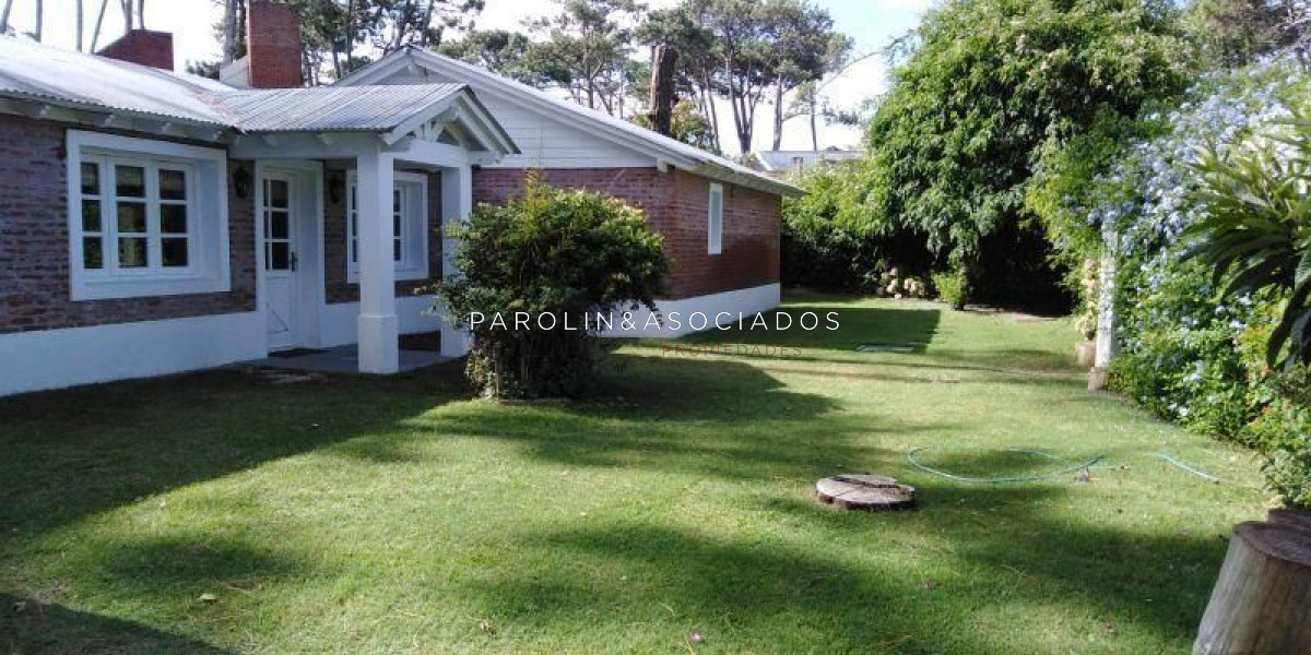 Hermosa casa en venta de 2 dormitorios en Brava, Punta del Este. - JPA749C