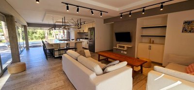 Casa en Venta de 3 Dormitorios en Burnett, Punta del Este