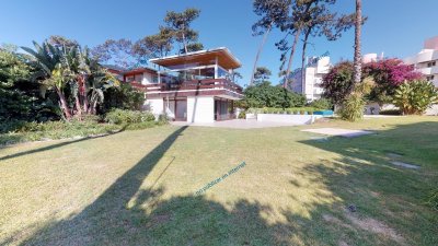 Casa en venta de 5 dormitorios en Mansa, Punta del Este.
