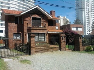 Casa en venta de 4 dormitorios en Punta del Este.